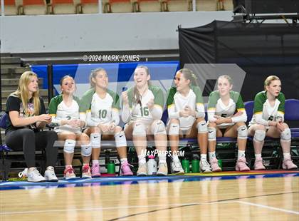 Thumbnail 1 in Sunrise Mountain vs. Horizon (AIA 5A Final) photogallery.