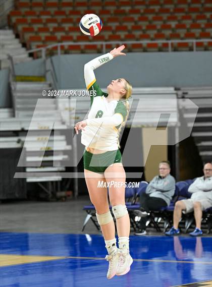 Thumbnail 1 in Sunrise Mountain vs. Horizon (AIA 5A Final) photogallery.