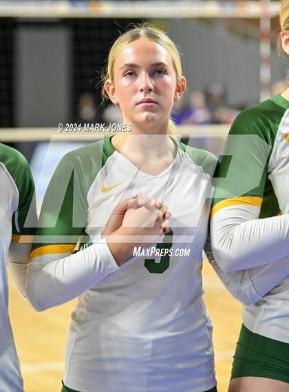 Thumbnail 1 in Sunrise Mountain vs. Horizon (AIA 5A Final) photogallery.