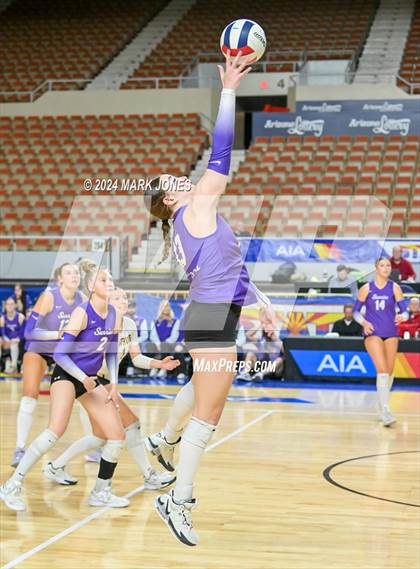 Thumbnail 3 in Sunrise Mountain vs. Horizon (AIA 5A Final) photogallery.