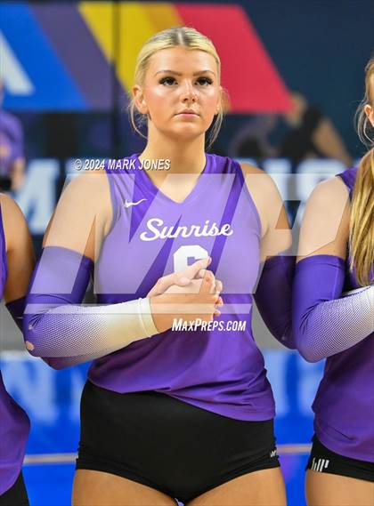 Thumbnail 1 in Sunrise Mountain vs. Horizon (AIA 5A Final) photogallery.