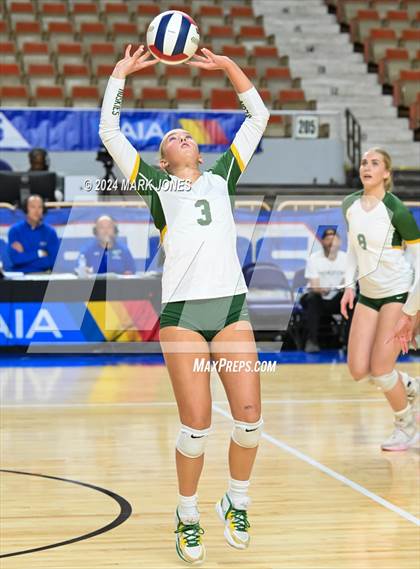 Thumbnail 1 in Sunrise Mountain vs. Horizon (AIA 5A Final) photogallery.