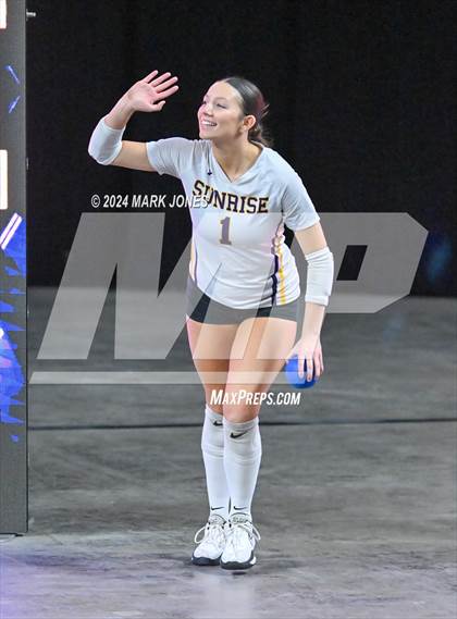 Thumbnail 1 in Sunrise Mountain vs. Horizon (AIA 5A Final) photogallery.