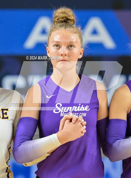 Thumbnail 1 in Sunrise Mountain vs. Horizon (AIA 5A Final) photogallery.