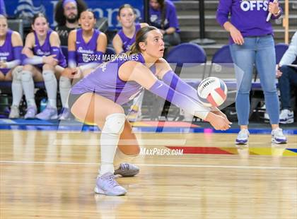 Thumbnail 1 in Sunrise Mountain vs. Horizon (AIA 5A Final) photogallery.