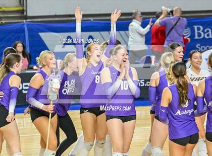 Thumbnail 2 in Sunrise Mountain vs. Horizon (AIA 5A Final) photogallery.