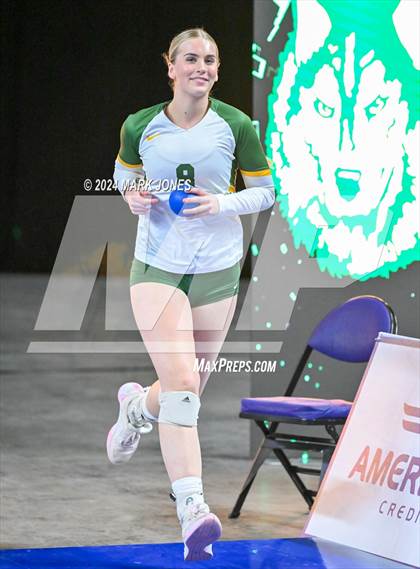 Thumbnail 1 in Sunrise Mountain vs. Horizon (AIA 5A Final) photogallery.