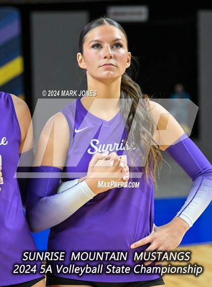 Thumbnail 2 in Sunrise Mountain vs. Horizon (AIA 5A Final) photogallery.