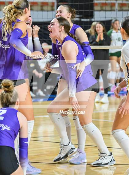 Thumbnail 2 in Sunrise Mountain vs. Horizon (AIA 5A Final) photogallery.