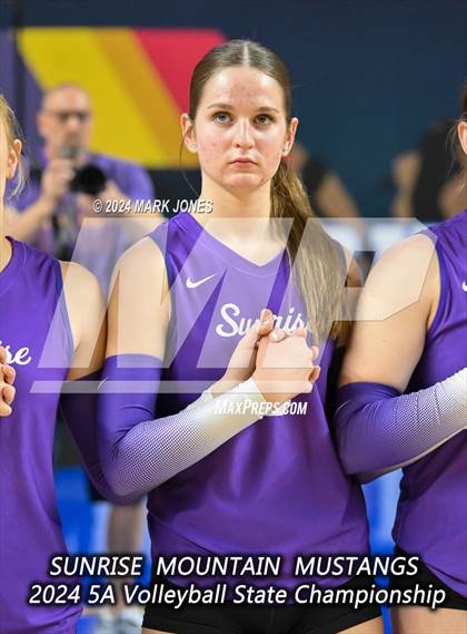 Thumbnail 3 in Sunrise Mountain vs. Horizon (AIA 5A Final) photogallery.