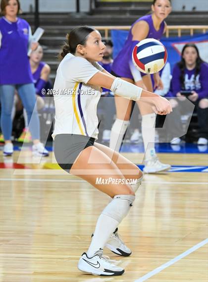 Thumbnail 3 in Sunrise Mountain vs. Horizon (AIA 5A Final) photogallery.