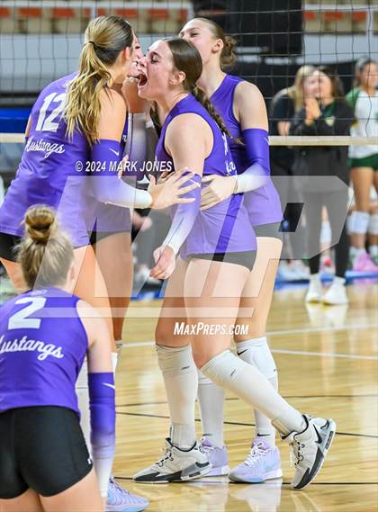 Thumbnail 3 in Sunrise Mountain vs. Horizon (AIA 5A Final) photogallery.