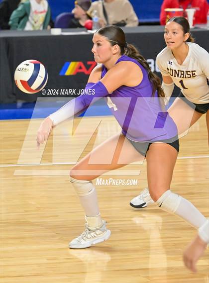 Thumbnail 3 in Sunrise Mountain vs. Horizon (AIA 5A Final) photogallery.