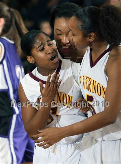 Thumbnail 2 in New Rochelle vs Mt. Vernon (Section 1 AA Quarterfinals) photogallery.