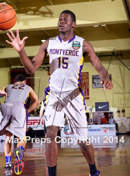 Thumbnail 2 in Montverde Academy vs. Sagemont (Dick's Sporting Goods National Tournament) photogallery.