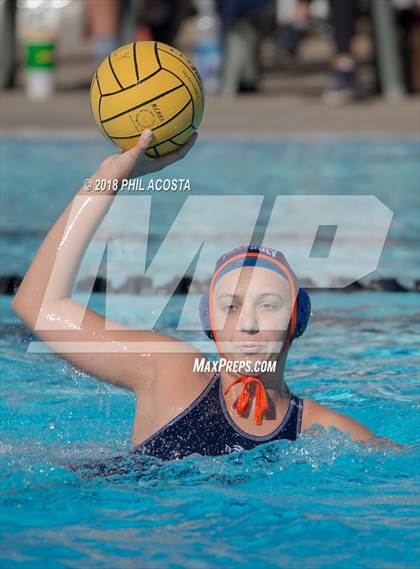 Thumbnail 1 in Polytechnic vs La Salle photogallery.