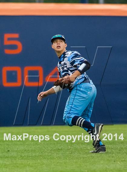 Thumbnail 2 in Valley Christian vs. Huntington Beach photogallery.