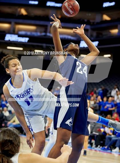 Thumbnail 2 in Rolling Hills Prep vs. Woodside Priory (CIF State D4 Final) photogallery.