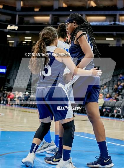 Thumbnail 3 in Rolling Hills Prep vs. Woodside Priory (CIF State D4 Final) photogallery.