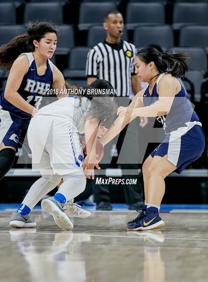 Thumbnail 2 in Rolling Hills Prep vs. Woodside Priory (CIF State D4 Final) photogallery.