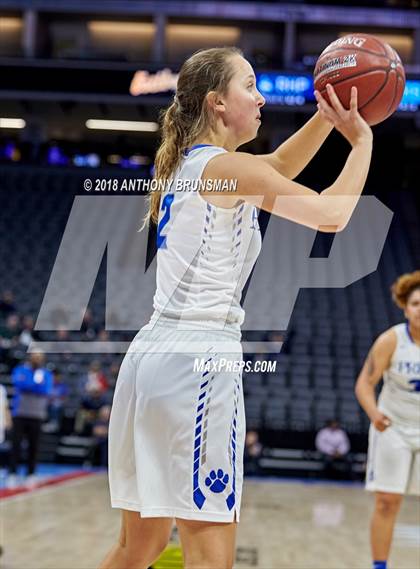 Thumbnail 2 in Rolling Hills Prep vs. Woodside Priory (CIF State D4 Final) photogallery.
