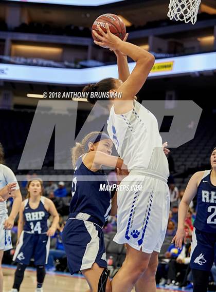 Thumbnail 2 in Rolling Hills Prep vs. Woodside Priory (CIF State D4 Final) photogallery.