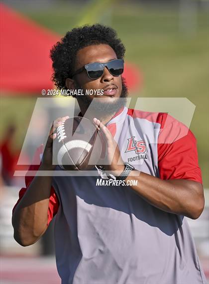 Thumbnail 1 in La Salle @ Colerain photogallery.