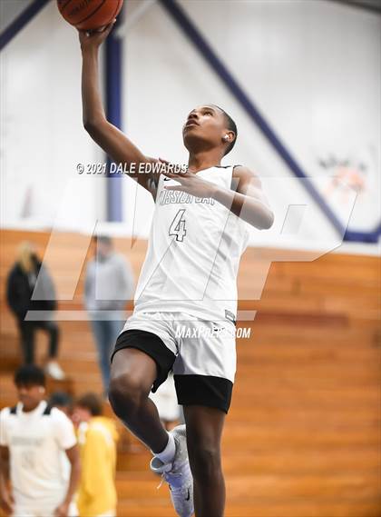 Thumbnail 2 in Mt Carmel vs Mission Bay (Mira Mesa Marauders JV Classic) photogallery.