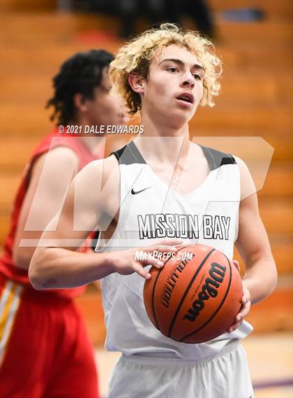 Thumbnail 1 in Mt Carmel vs Mission Bay (Mira Mesa Marauders JV Classic) photogallery.