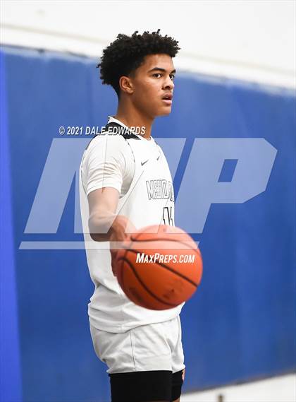 Thumbnail 3 in Mt Carmel vs Mission Bay (Mira Mesa Marauders JV Classic) photogallery.