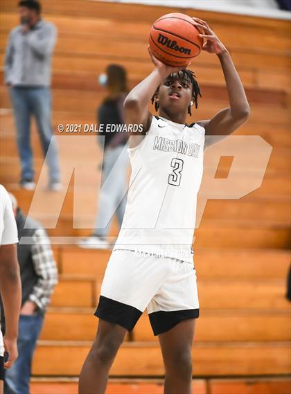Thumbnail 1 in Mt Carmel vs Mission Bay (Mira Mesa Marauders JV Classic) photogallery.