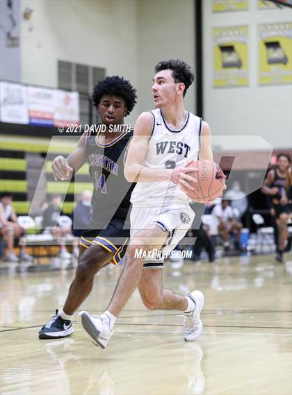 Thumbnail 1 in Lee's Summit West vs Ruskin (Summit Grill Shootout) photogallery.