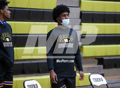 Thumbnail 1 in Lee's Summit West vs Ruskin (Summit Grill Shootout) photogallery.