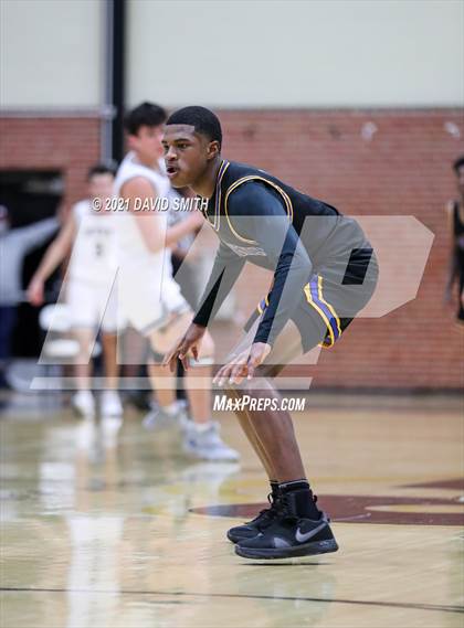 Thumbnail 2 in Lee's Summit West vs Ruskin (Summit Grill Shootout) photogallery.