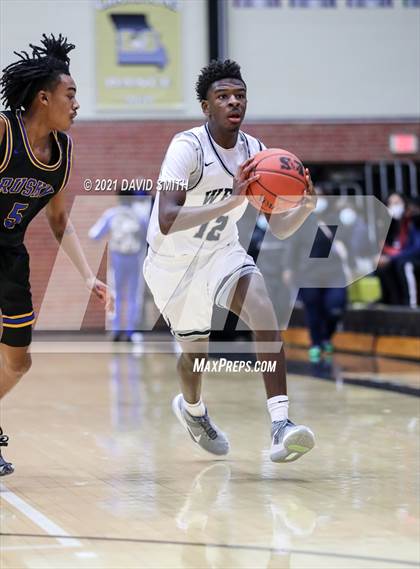 Thumbnail 1 in Lee's Summit West vs Ruskin (Summit Grill Shootout) photogallery.