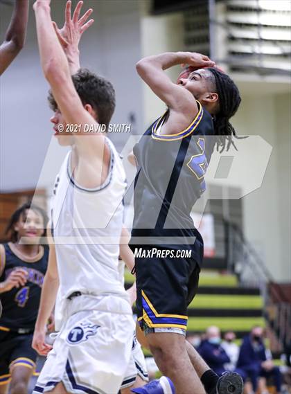 Thumbnail 2 in Lee's Summit West vs Ruskin (Summit Grill Shootout) photogallery.