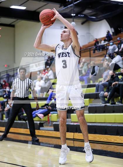 Thumbnail 1 in Lee's Summit West vs Ruskin (Summit Grill Shootout) photogallery.
