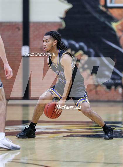 Thumbnail 3 in Lee's Summit West vs Ruskin (Summit Grill Shootout) photogallery.