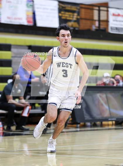 Thumbnail 3 in Lee's Summit West vs Ruskin (Summit Grill Shootout) photogallery.
