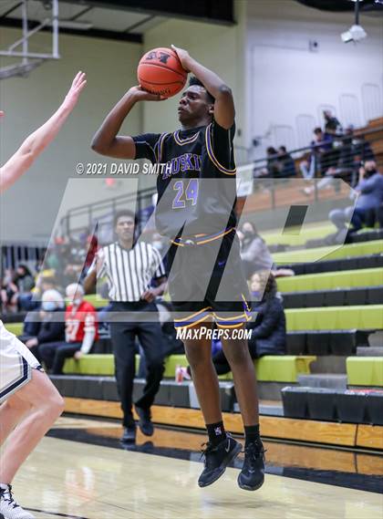 Thumbnail 3 in Lee's Summit West vs Ruskin (Summit Grill Shootout) photogallery.
