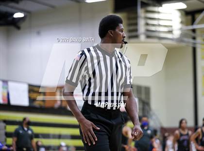 Thumbnail 3 in Lee's Summit West vs Ruskin (Summit Grill Shootout) photogallery.