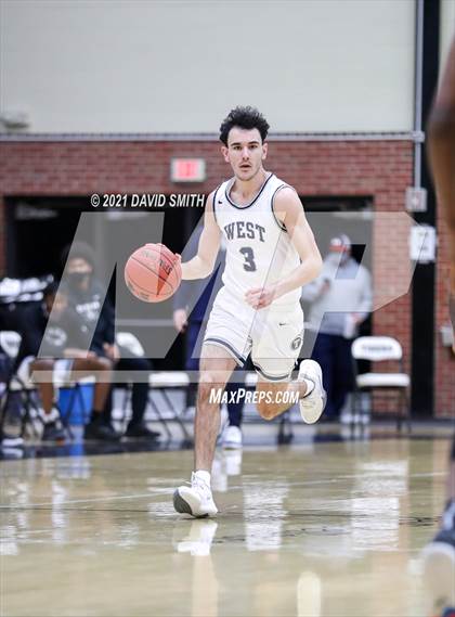 Thumbnail 1 in Lee's Summit West vs Ruskin (Summit Grill Shootout) photogallery.