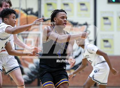 Thumbnail 2 in Lee's Summit West vs Ruskin (Summit Grill Shootout) photogallery.