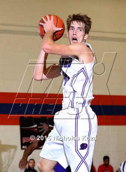 Thumbnail 1 in Durango vs. Lynwood (Tarkanian Classic) photogallery.