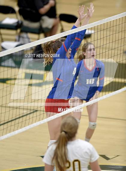 Thumbnail 2 in Los Alamitos vs. Temecula Valley (Dave Mohs Tournament) photogallery.