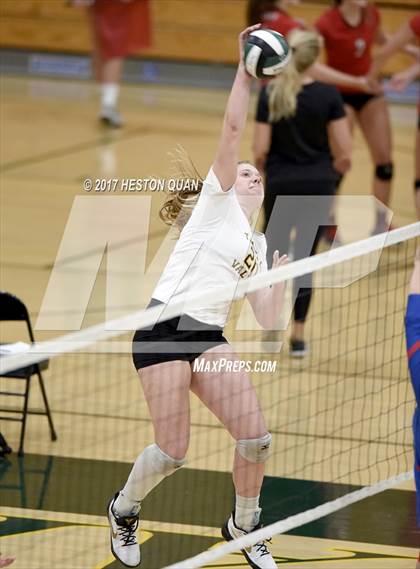 Thumbnail 3 in Los Alamitos vs. Temecula Valley (Dave Mohs Tournament) photogallery.