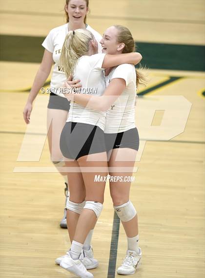 Thumbnail 2 in Los Alamitos vs. Temecula Valley (Dave Mohs Tournament) photogallery.