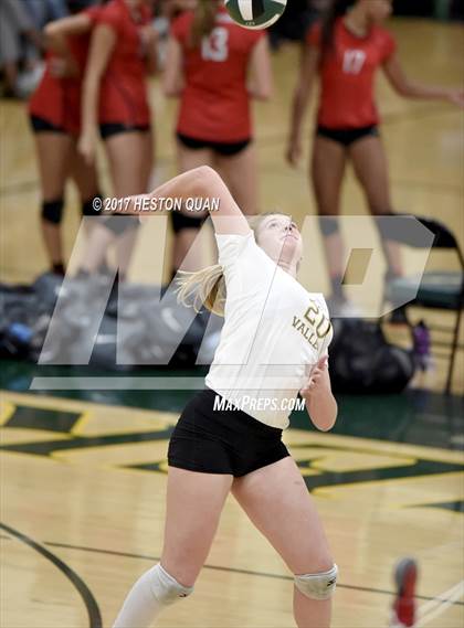 Thumbnail 3 in Los Alamitos vs. Temecula Valley (Dave Mohs Tournament) photogallery.