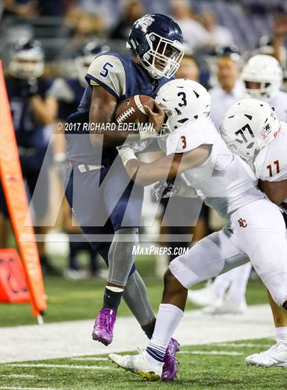 Thumbnail 1 in Eastside Catholic vs Gonzaga Prep (Emerald City Kickoff Classic) photogallery.
