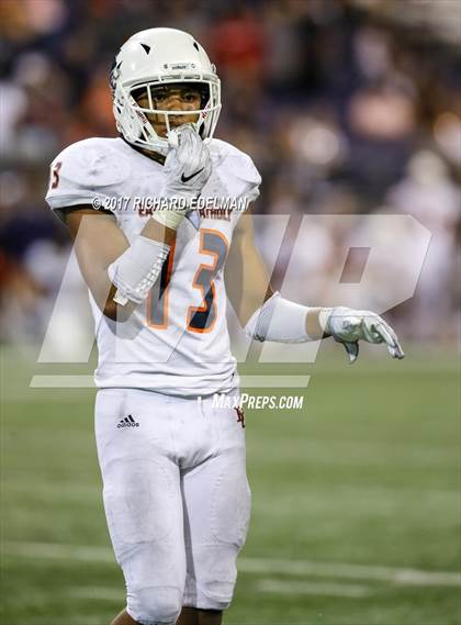 Thumbnail 3 in Eastside Catholic vs Gonzaga Prep (Emerald City Kickoff Classic) photogallery.